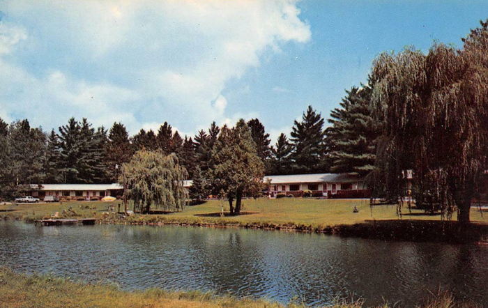 Tri-Terrace Motel - Old Postcard